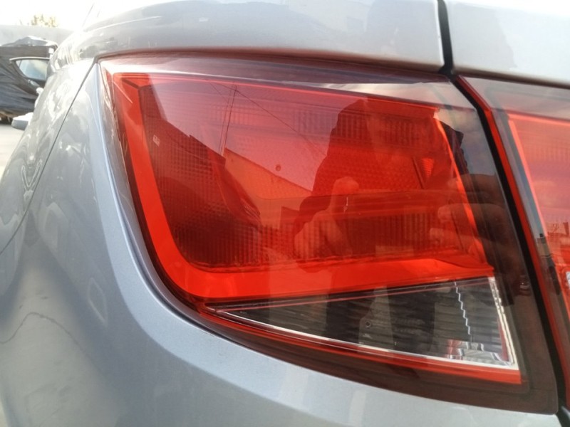 Recambio de piloto trasero izquierdo para seat leon st (5f8) reference referencia OEM IAM 5F9945095  