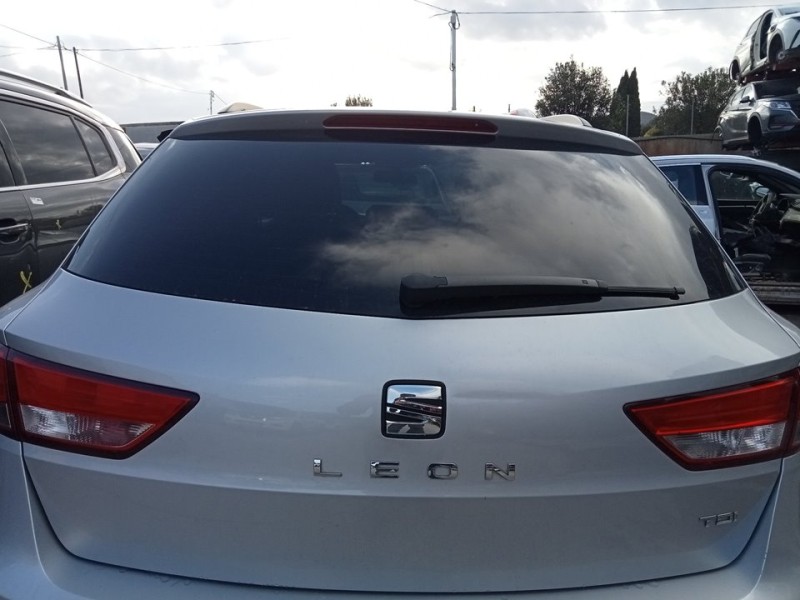 Recambio de porton trasero para seat leon st (5f8) reference referencia OEM IAM 5F9827024  