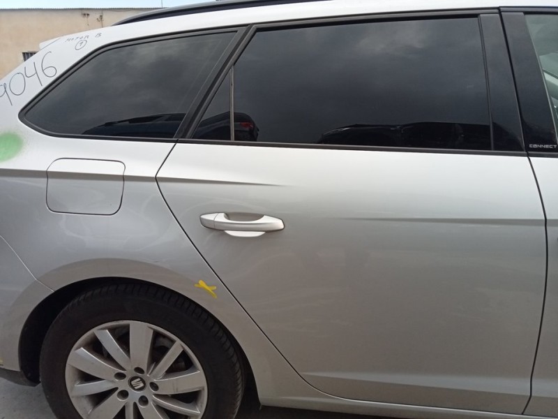 Recambio de puerta trasera derecha para seat leon st (5f8) reference referencia OEM IAM 5F9833056  