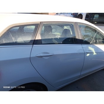 Recambio de puerta trasera derecha para hyundai i30 cw cruise bluedrive referencia OEM IAM 77004A6200  
