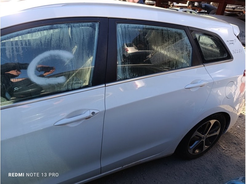 Recambio de puerta trasera izquierda para hyundai i30 cw cruise bluedrive referencia OEM IAM 77003A6200  
