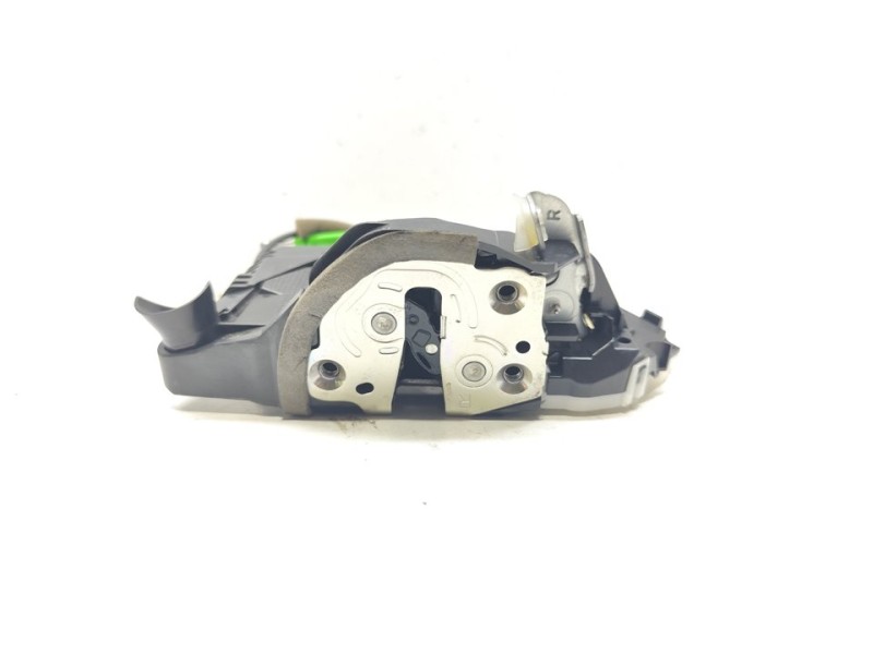 Recambio de cerradura puerta delantera derecha para toyota yaris (xp21) hybrid active tech referencia OEM IAM 69030K0041  