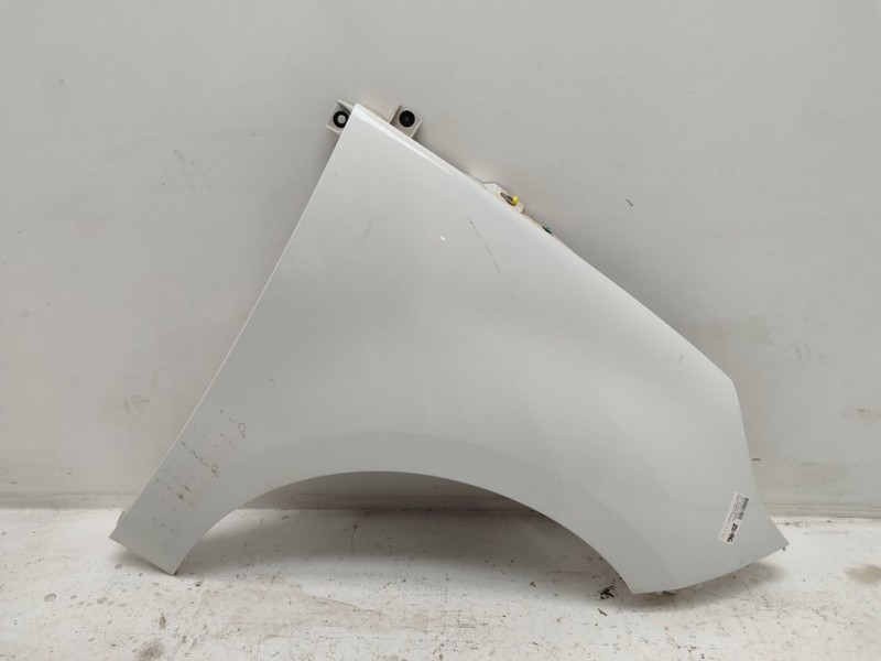 Recambio de aleta delantera derecha para renault scenic iii bose edition referencia OEM IAM 631004270R  
