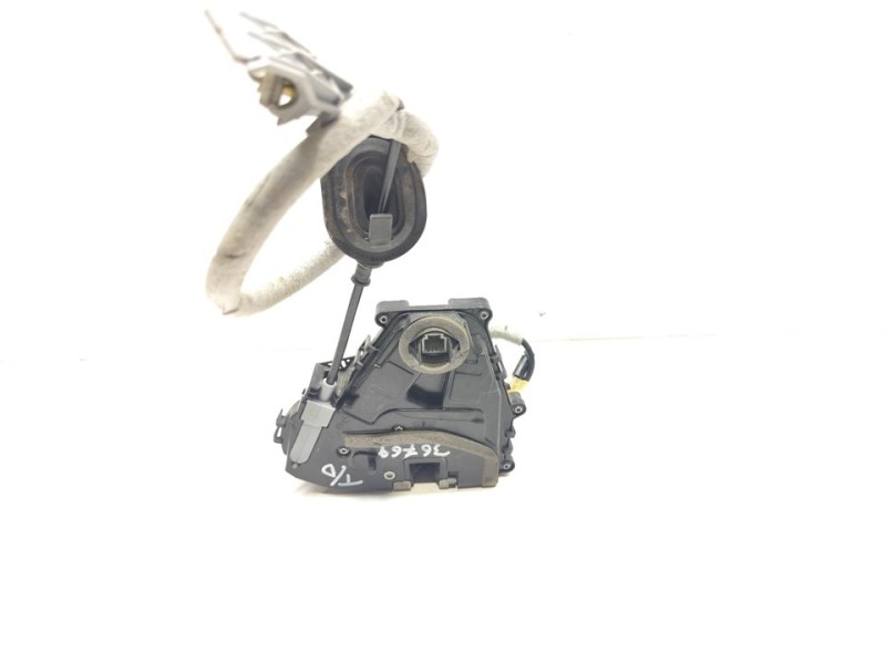 Recambio de cerradura puerta trasera derecha para renault captur ii e-tech engineered referencia OEM IAM 825021122R  