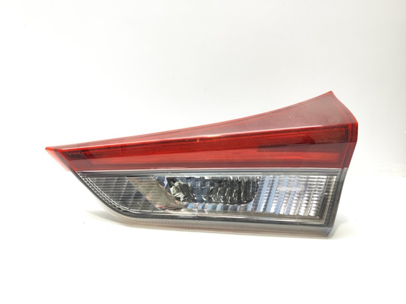 Recambio de piloto trasero derecho interior para toyota auris hybrid active referencia OEM IAM 8158102830  