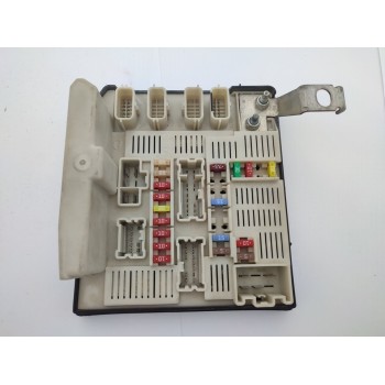 Recambio de caja reles / fusibles para renault scenic iii privilege referencia OEM IAM 8200481863K  