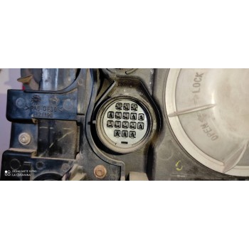 Recambio de faro izquierdo para land rover discovery v6 td s referencia OEM IAM XBC500032  