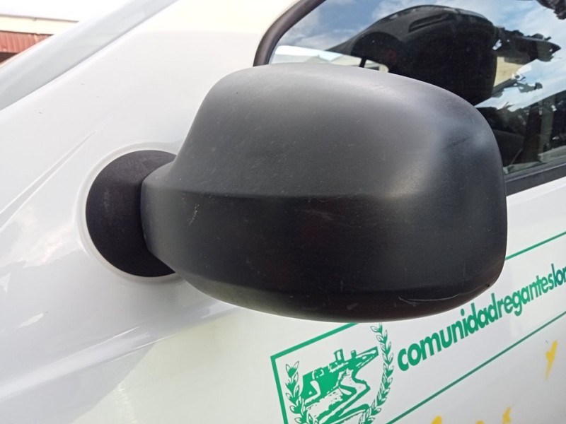 Recambio de retrovisor izquierdo para dacia sandero ambiance referencia OEM IAM   