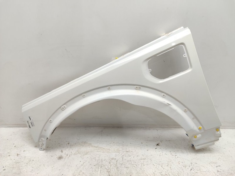 Recambio de aleta delantera izquierda para land rover discovery 4 tdv6 s referencia OEM IAM LR056240  