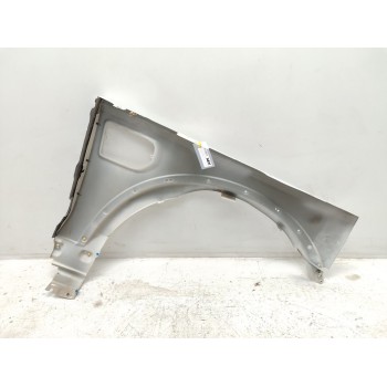 Recambio de aleta delantera izquierda para land rover discovery 4 tdv6 s referencia OEM IAM LR056240  