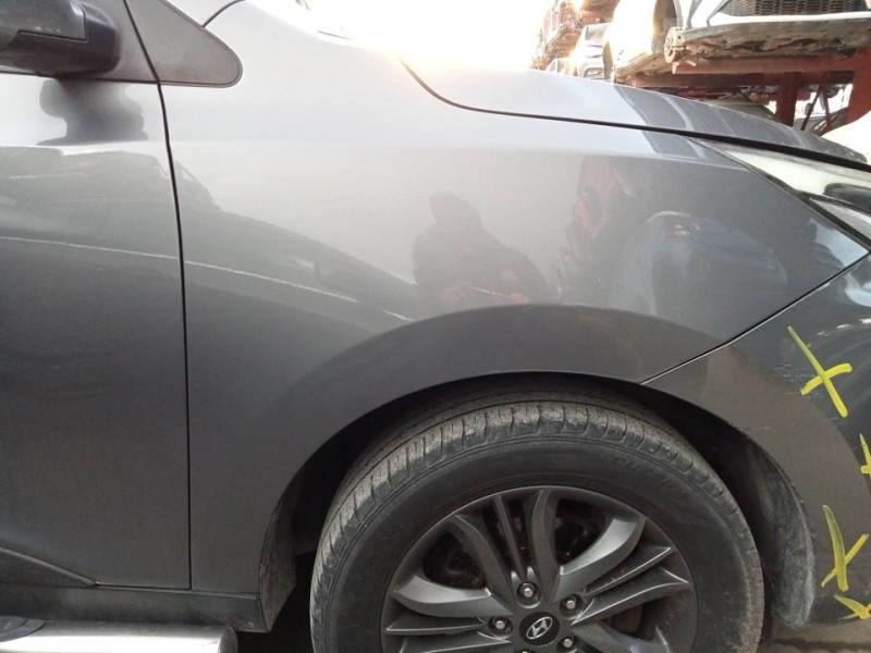 Recambio de aleta delantera derecha para hyundai ix35 classic 2wd referencia OEM IAM 663212S000  