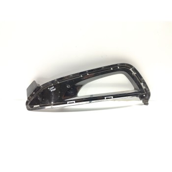 Recambio de rejilla paragolpes izquierda para hyundai tucson style 4wd referencia OEM IAM 86525D7110  