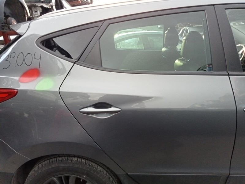 Recambio de puerta trasera derecha para hyundai ix35 classic 2wd referencia OEM IAM 770042Y011  