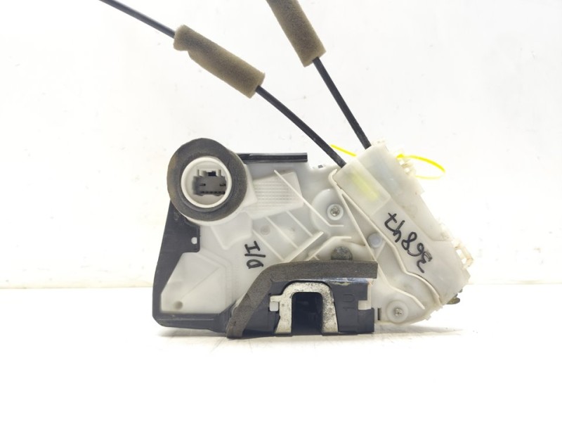 Recambio de cerradura puerta delantera izquierda para toyota yaris cross hybrid 2wd active tech referencia OEM IAM 69040K0040  