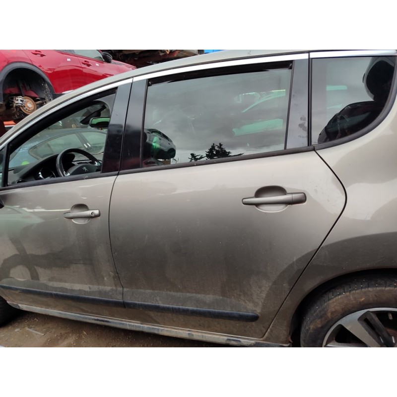 Recambio de puerta trasera izquierda para peugeot 3008 active referencia OEM IAM 9006Q1  