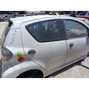 Recambio de puerta trasera derecha para toyota aygo (kgb/wnb) básico referencia OEM IAM 670030H010  