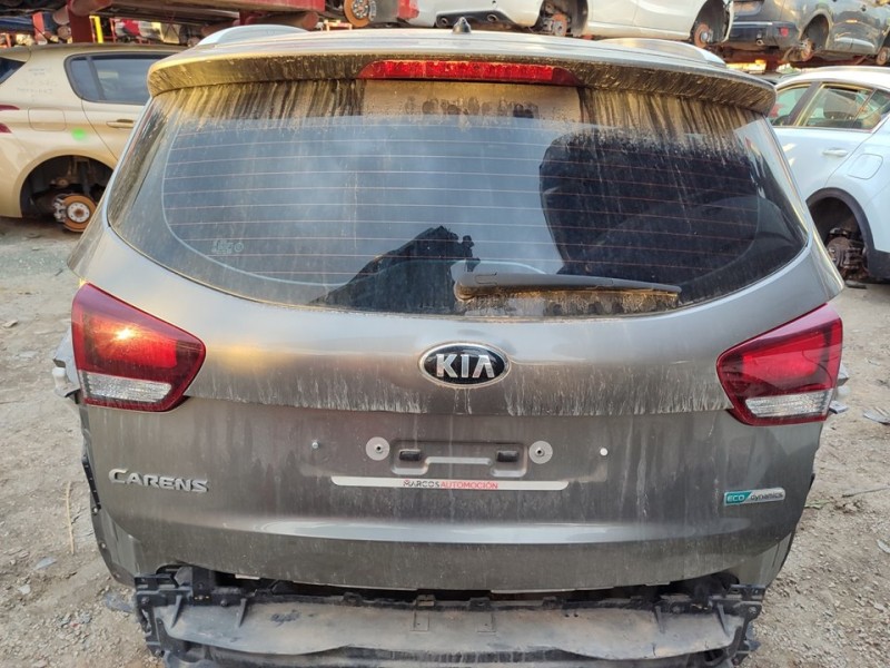 Recambio de porton trasero para kia carens ( ) drive referencia OEM IAM 73700A4040  