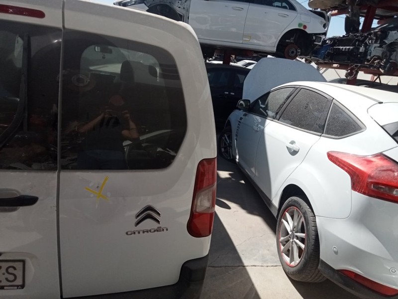 Recambio de puerta trasera derecha para citroën berlingo furgón contrlol m referencia OEM IAM 9820436680  