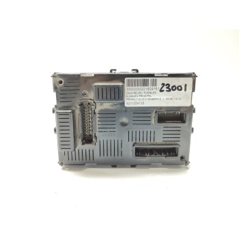 Recambio de caja reles / fusibles para renault clio iii exception 2 referencia OEM IAM 8201054128  