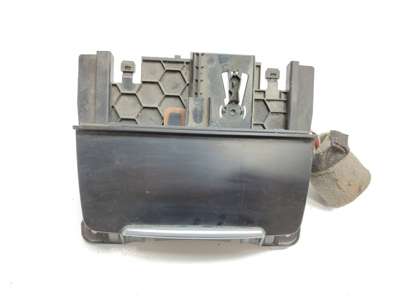 Recambio de cenicero para audi a4 ber. (b8) e referencia OEM IAM 8K0857965  