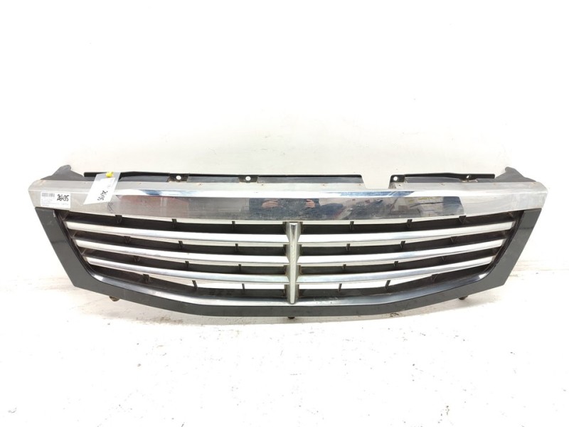 Recambio de rejilla delantera para ssangyong rexton rx 270 full referencia OEM IAM 7646008000  