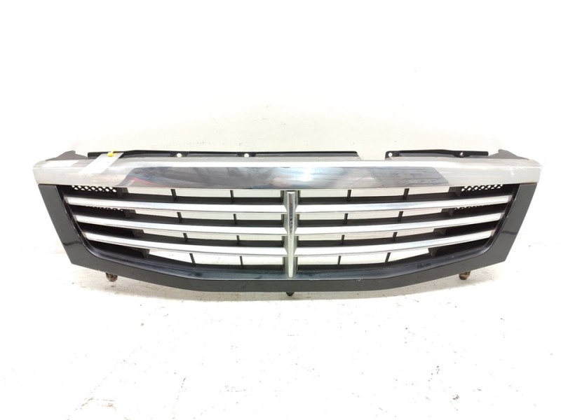 Recambio de rejilla delantera para ssangyong rexton rx 270 full referencia OEM IAM 7646008000  
