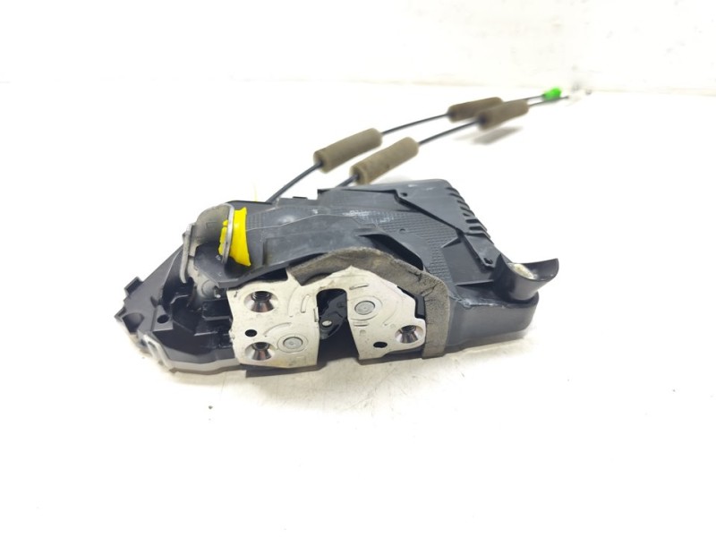 Recambio de cerradura puerta delantera izquierda para toyota yaris (xp21) hybrid style referencia OEM IAM 69040K0040  