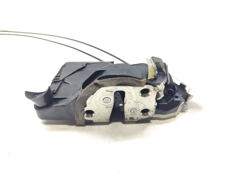 Recambio de cerradura puerta delantera derecha para toyota yaris hybrid active referencia OEM IAM 690300D540  