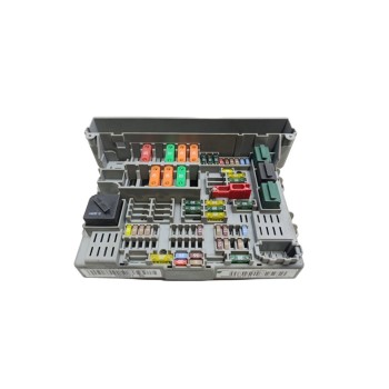 Recambio de caja reles / fusibles para bmw serie 3 berlina (e90) 2.0 turbodiesel cat referencia OEM IAM 690662106  