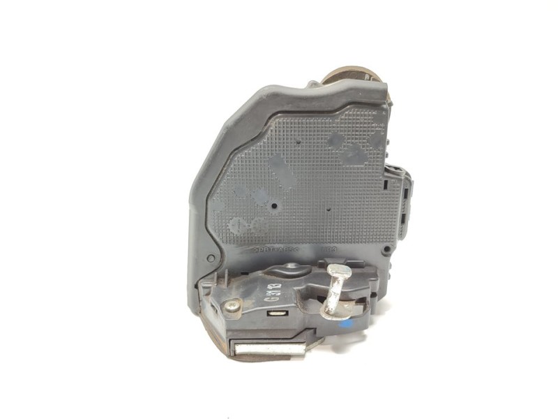 Recambio de cerradura puerta trasera derecha para toyota auris hybrid business referencia OEM IAM 6905005050  
