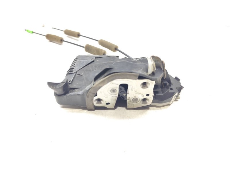 Recambio de cerradura puerta delantera derecha para toyota yaris (xp21) hybrid style referencia OEM IAM 69030K0040  