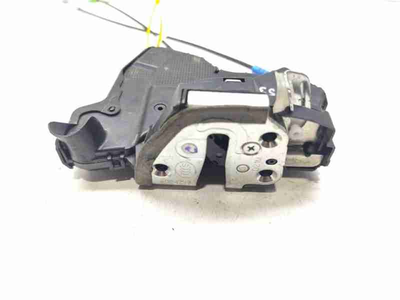 Recambio de cerradura puerta delantera derecha para toyota auris hybrid active business plus referencia OEM IAM 6903005131  
