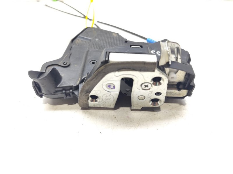 Recambio de cerradura puerta delantera derecha para toyota auris hybrid active business plus referencia OEM IAM 6903005131  