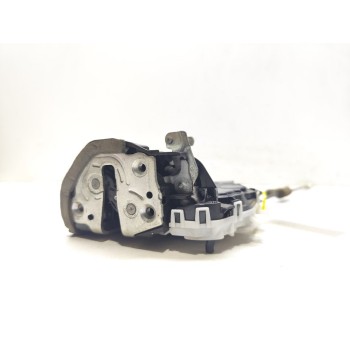 Recambio de cerradura puerta trasera derecha para toyota yaris cross hybrid 2wd active tech referencia OEM IAM 69050K0030  