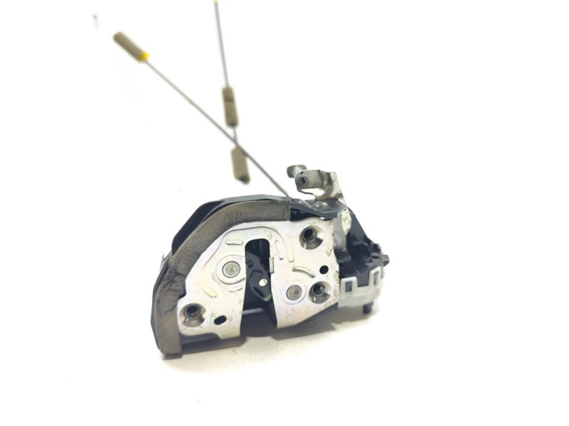 Recambio de cerradura puerta trasera derecha para toyota yaris (xp21) hybrid active tech referencia OEM IAM 69050K0030  