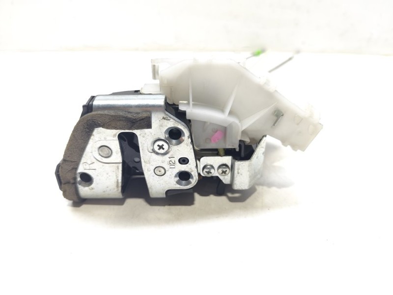 Recambio de cerradura puerta trasera derecha para toyota c-hr hybrid active referencia OEM IAM 69050F4010  