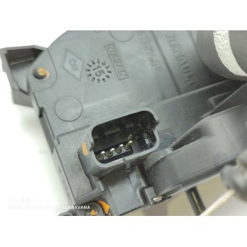 Recambio de cerradura puerta trasera derecha para renault scenic iii emotion referencia OEM IAM 825020004R  