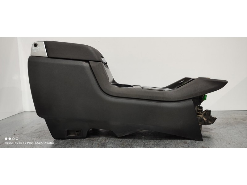 Recambio de apoyabrazos central para land rover discovery 4 tdv6 s referencia OEM IAM CH2214B079CB  