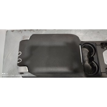 Recambio de apoyabrazos central para land rover discovery 4 tdv6 s referencia OEM IAM CH2214B079CB  