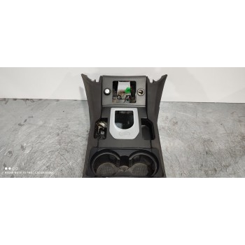 Recambio de apoyabrazos central para land rover discovery 4 tdv6 s referencia OEM IAM CH2214B079CB  