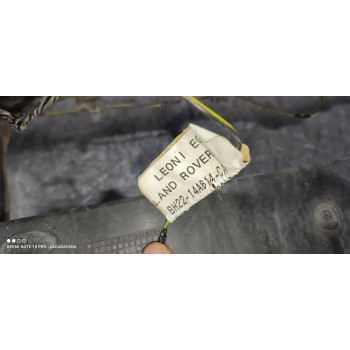 Recambio de molduras delanteras para land rover discovery 4 tdv6 s referencia OEM IAM AH22019A01A  