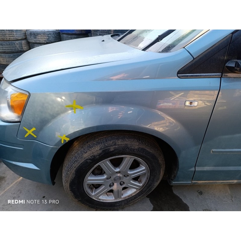 Recambio de aleta delantera izquierda para chrysler grand voyager touring referencia OEM IAM 68029129AA  