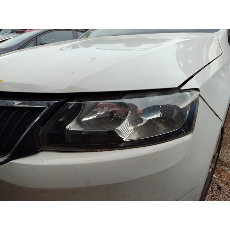 Recambio de faro izquierdo para skoda rapid ambition referencia OEM IAM 5JB941017  