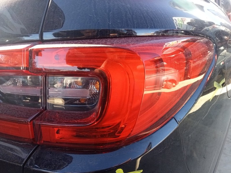 Recambio de piloto trasero derecho para renault kadjar black edition referencia OEM IAM 265508701R  