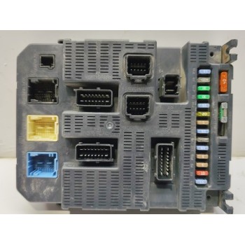 Recambio de caja reles / fusibles para citroën c4 berlina lx referencia OEM IAM 9663798580  
