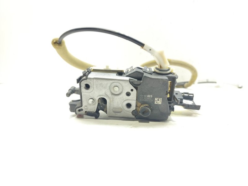 Recambio de cerradura puerta lateral derecha para citroën berlingo station wagon tonic referencia OEM IAM 828423  