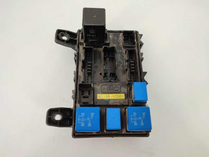 Recambio de caja reles / fusibles para hyundai getz (tb) 1.1 básico referencia OEM IAM 911981C001  