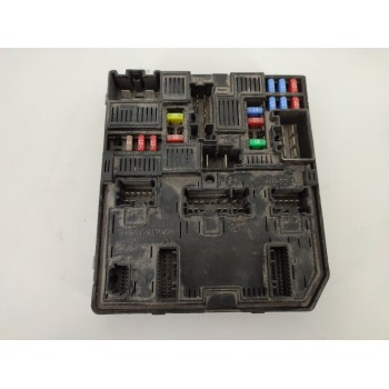 CAJA RELES / FUSIBLES 284B75NA2A 