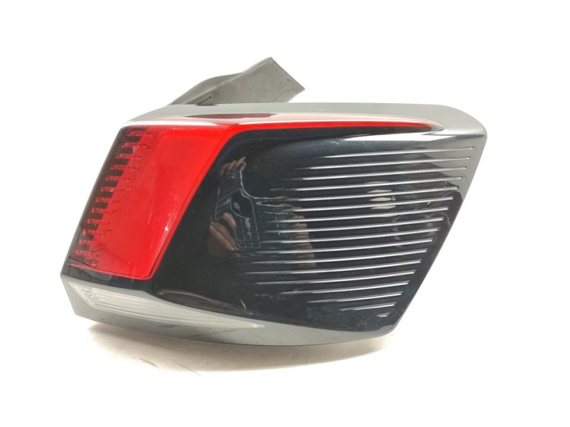 Recambio de piloto trasero derecho para peugeot 3008 gt line referencia OEM IAM 9810477080  