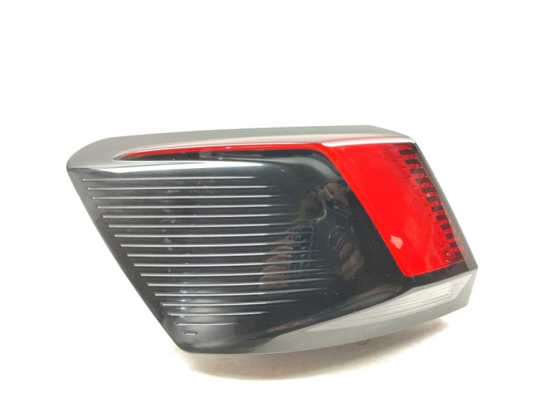Recambio de piloto trasero izquierdo para peugeot 3008 gt line referencia OEM IAM 9810477180  
